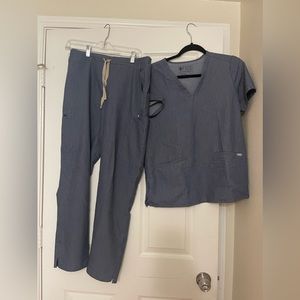 FIGS Scrubs Set